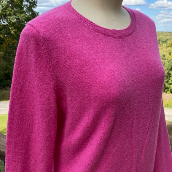 TALBOTS Lightweight Pink Wool Sweater Gold Buttons | Size Medium - Picture 9 of 16